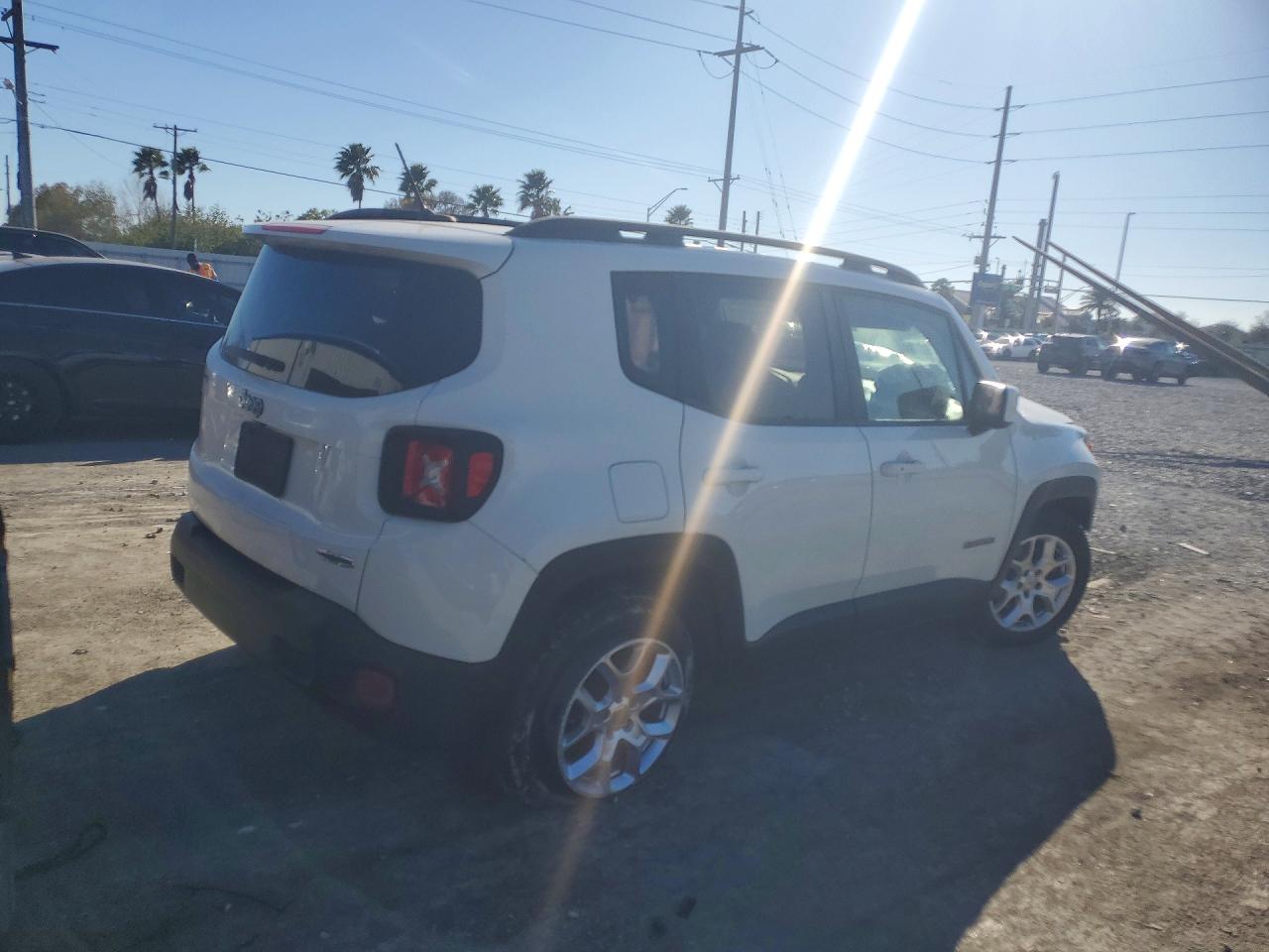 2017 JEEP RENEGADE LATITUDE photo 7
