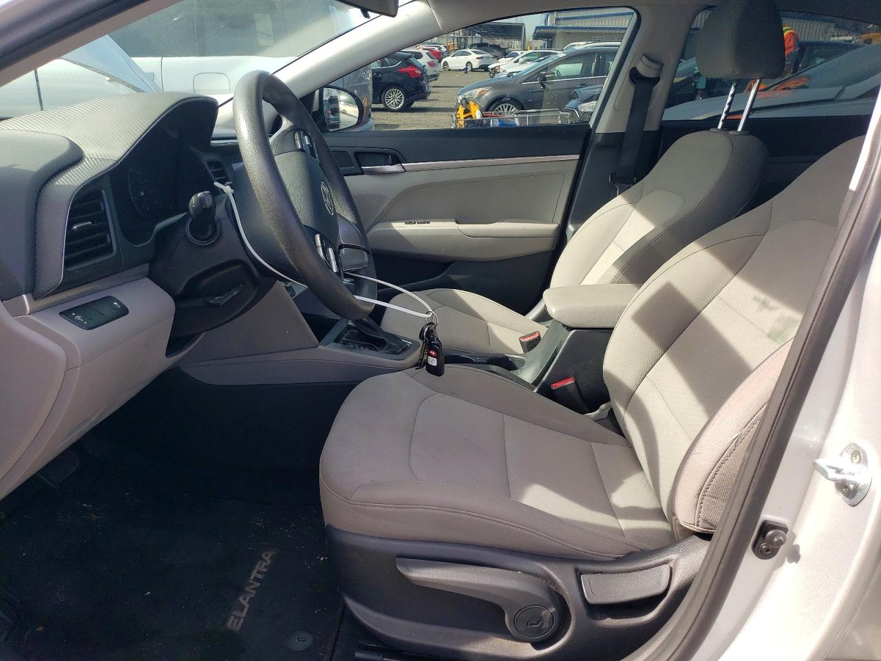 2019 HYUNDAI ELANTRA SE photo 7