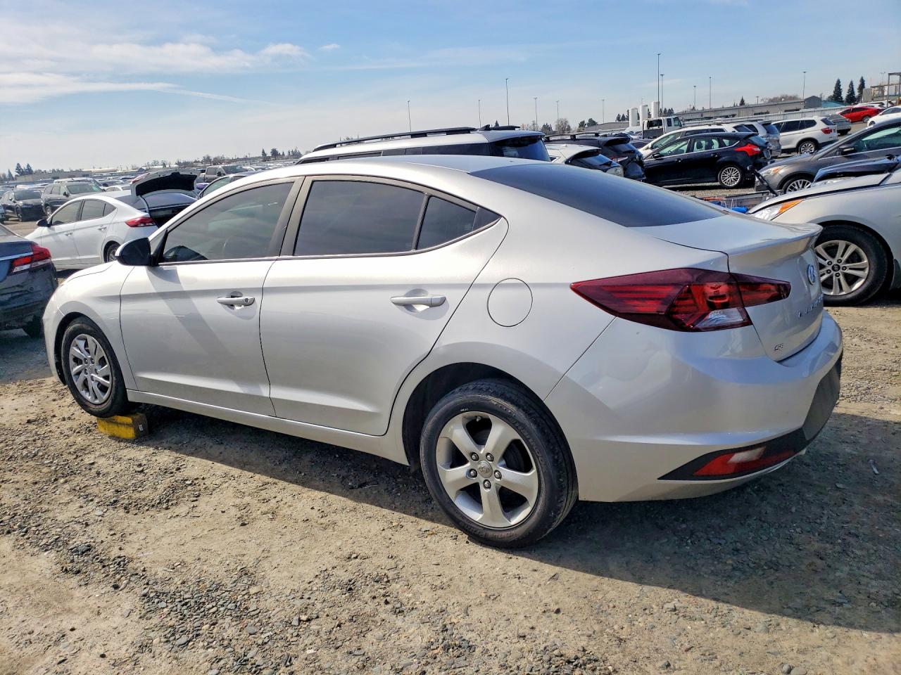 2019 HYUNDAI ELANTRA SE photo 2