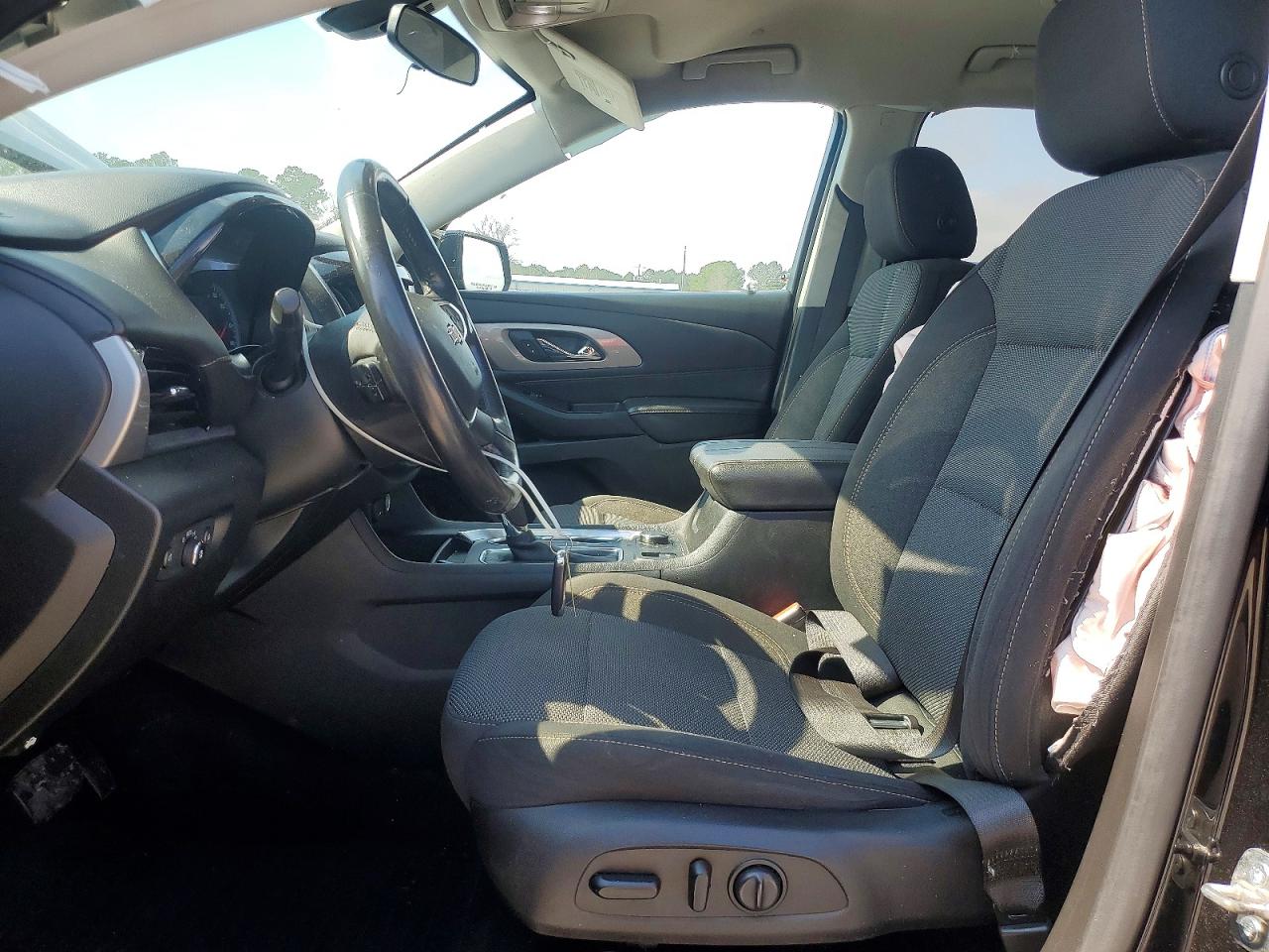2019 CHEVROLET TRAVERSE LT photo 7