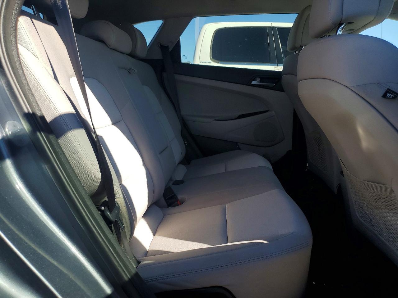 2017 HYUNDAI TUCSON photo 10
