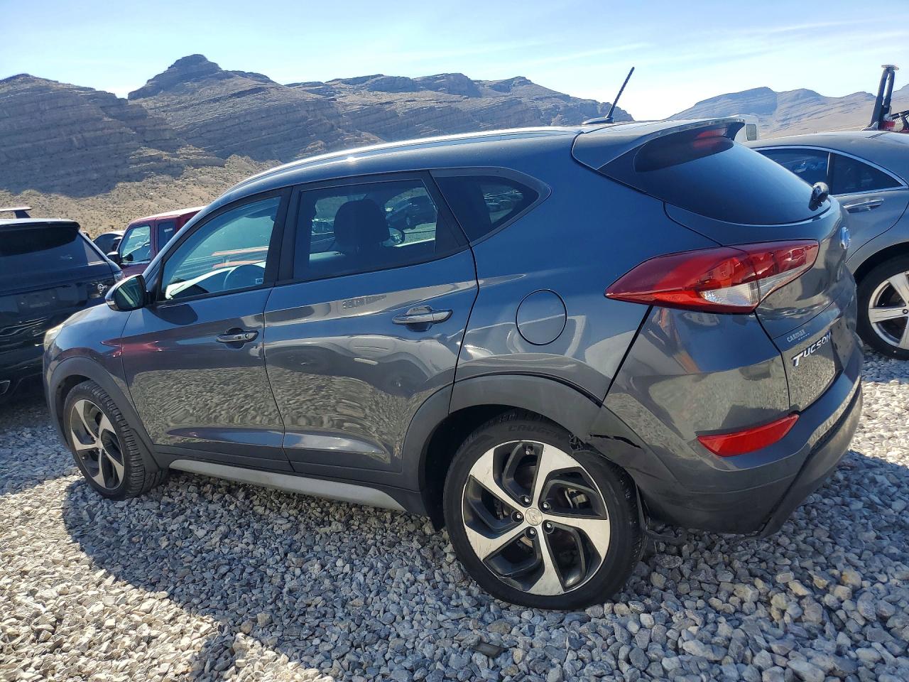 2017 HYUNDAI TUCSON photo 2