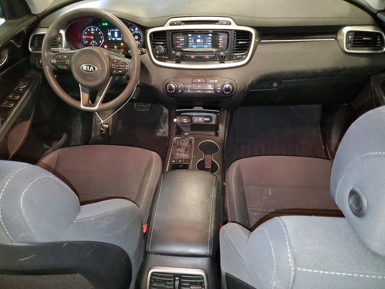 2017 KIA SORENTO LX photo 15
