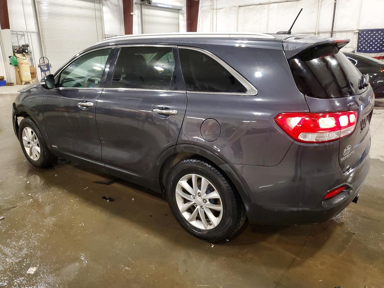 2017 KIA SORENTO LX photo 3