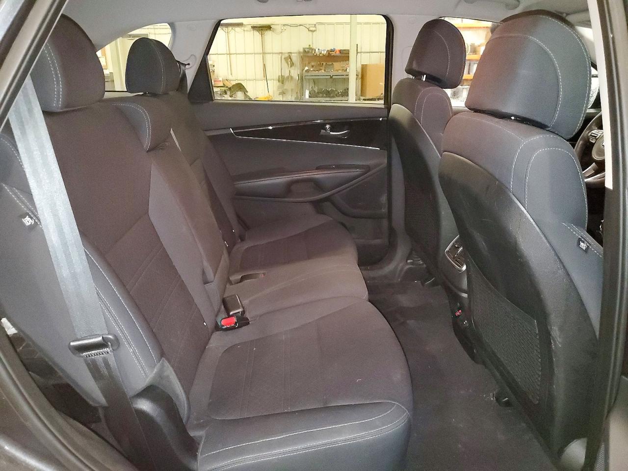 2017 KIA SORENTO LX photo 21