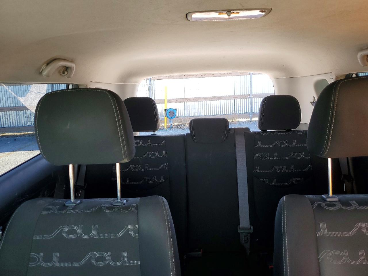 2013 KIA SOUL + photo 19