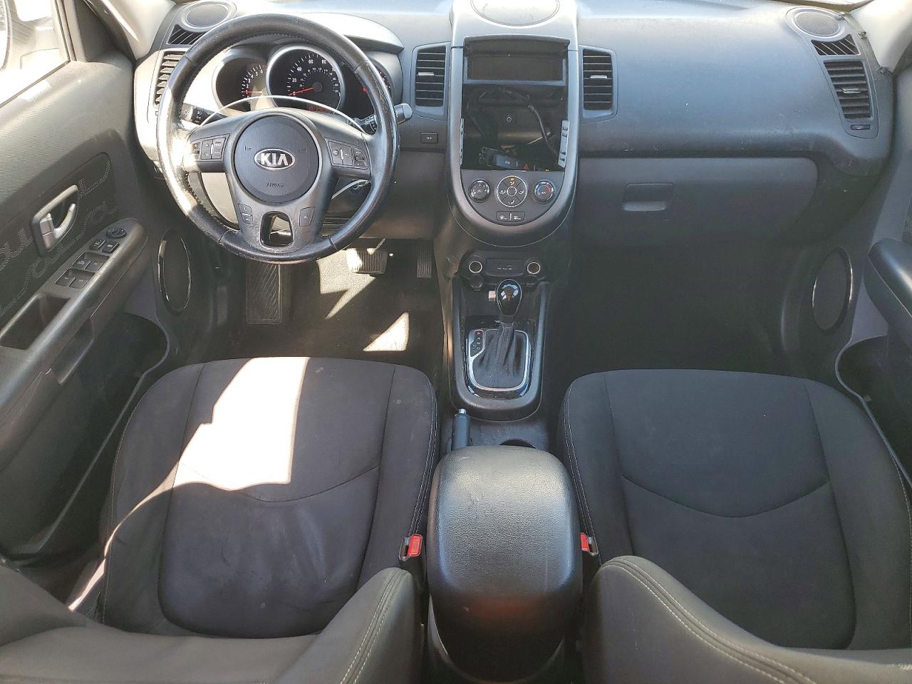 2013 KIA SOUL + photo 15