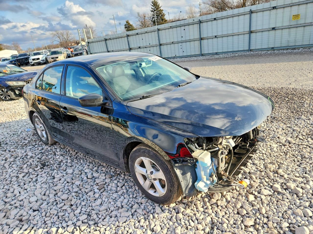 2015 VOLKSWAGEN JETTA BASE photo 4
