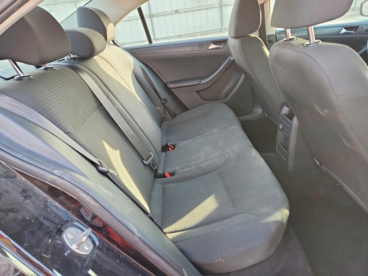 2015 VOLKSWAGEN JETTA BASE photo 10