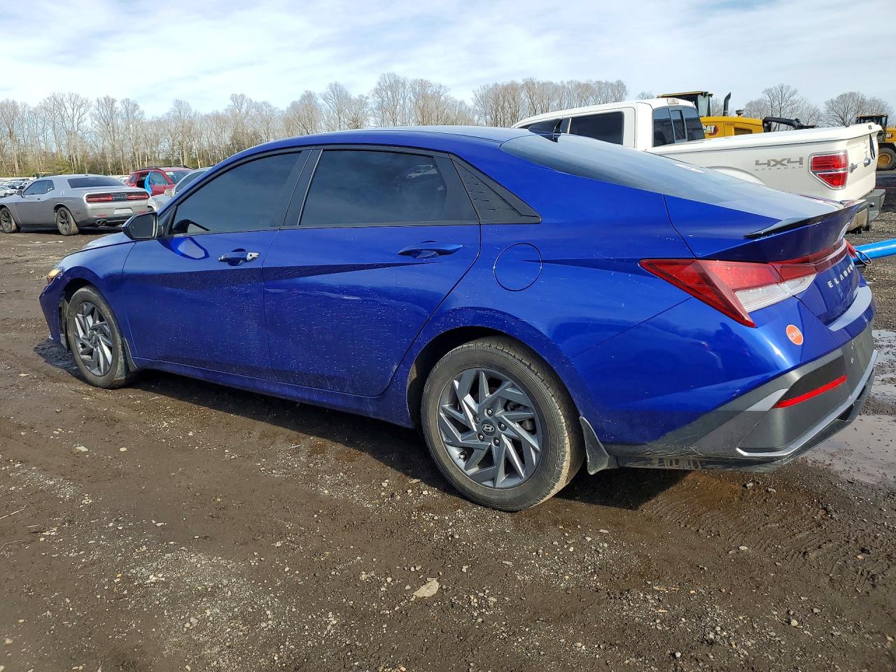 2024 HYUNDAI ELANTRA SEL photo 2