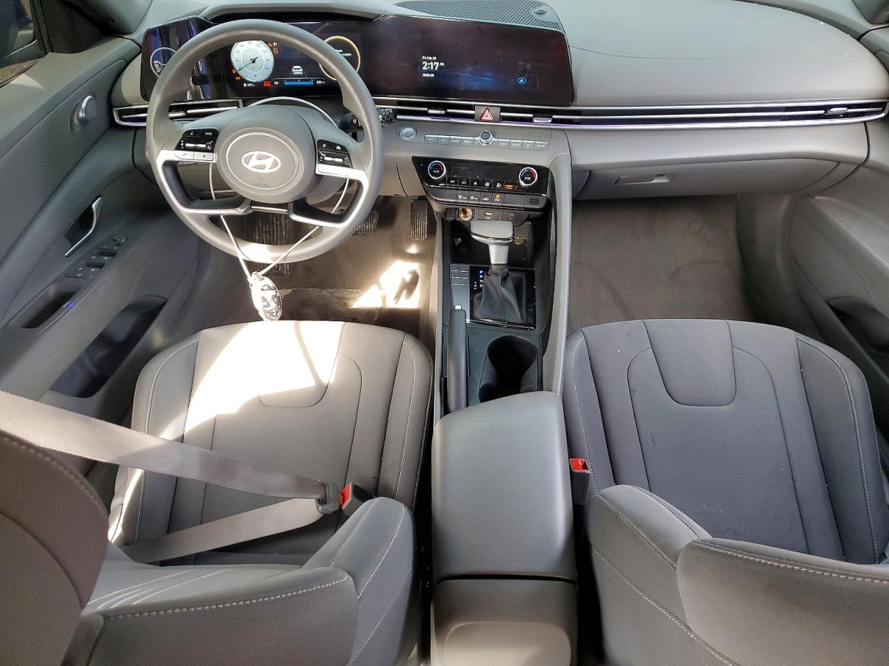 2024 HYUNDAI ELANTRA SEL photo 8