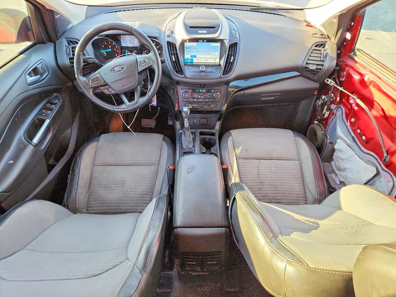 2017 FORD ESCAPE SE photo 8