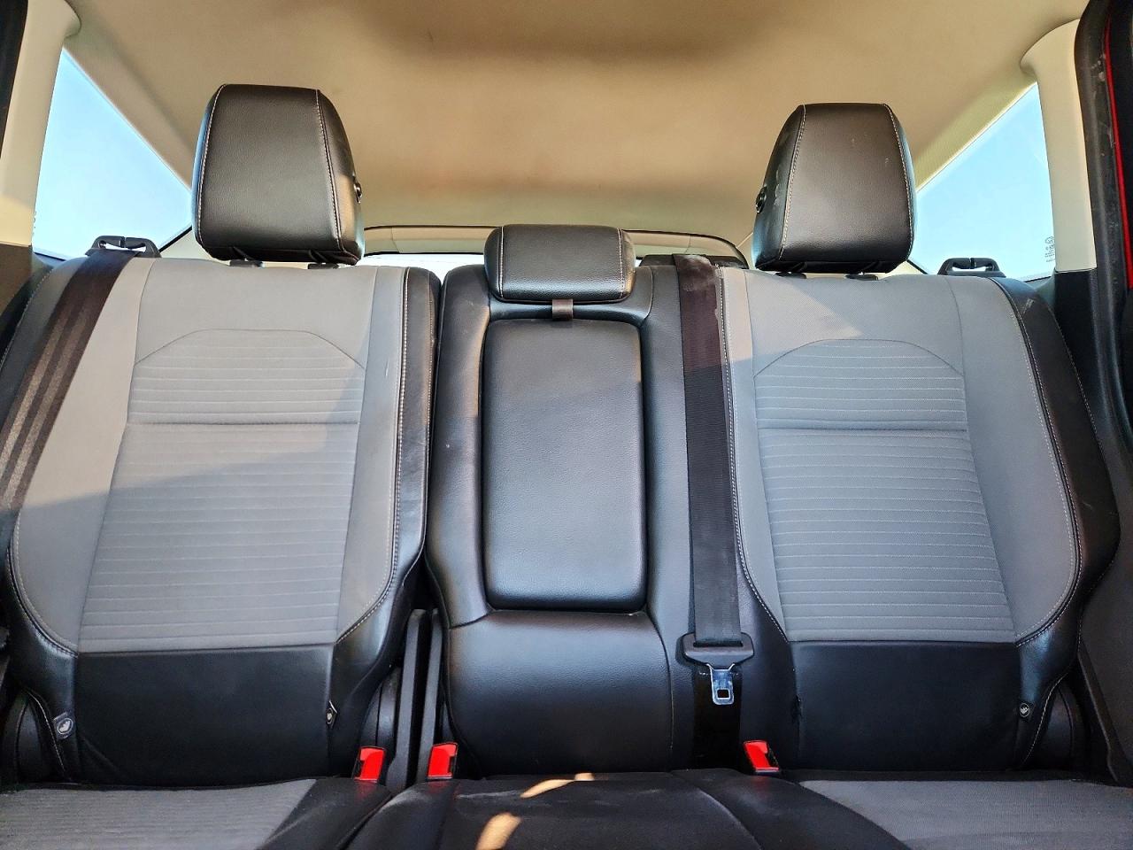 2017 FORD ESCAPE SE photo 10