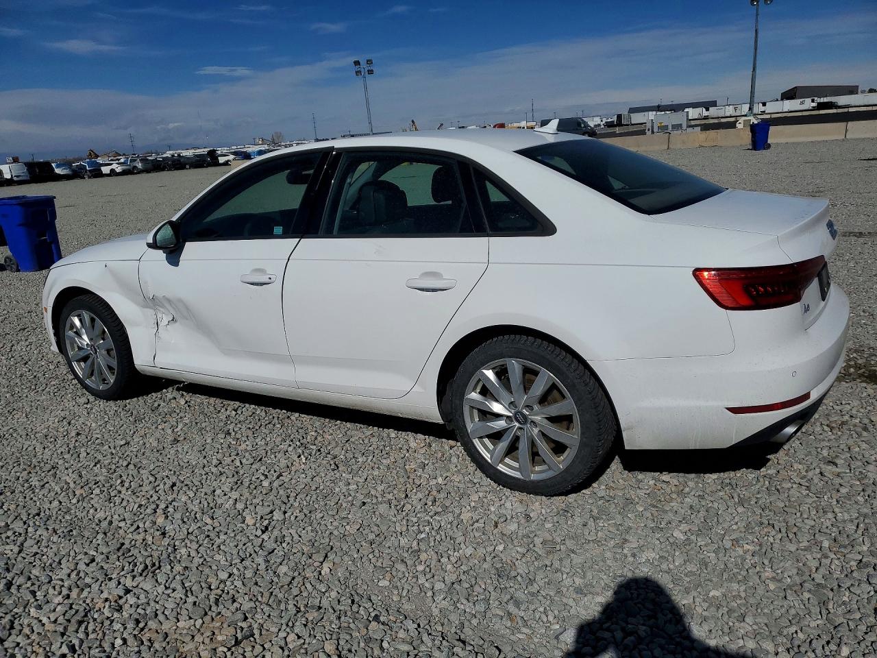2017 AUDI A4 PREMIUM photo 2
