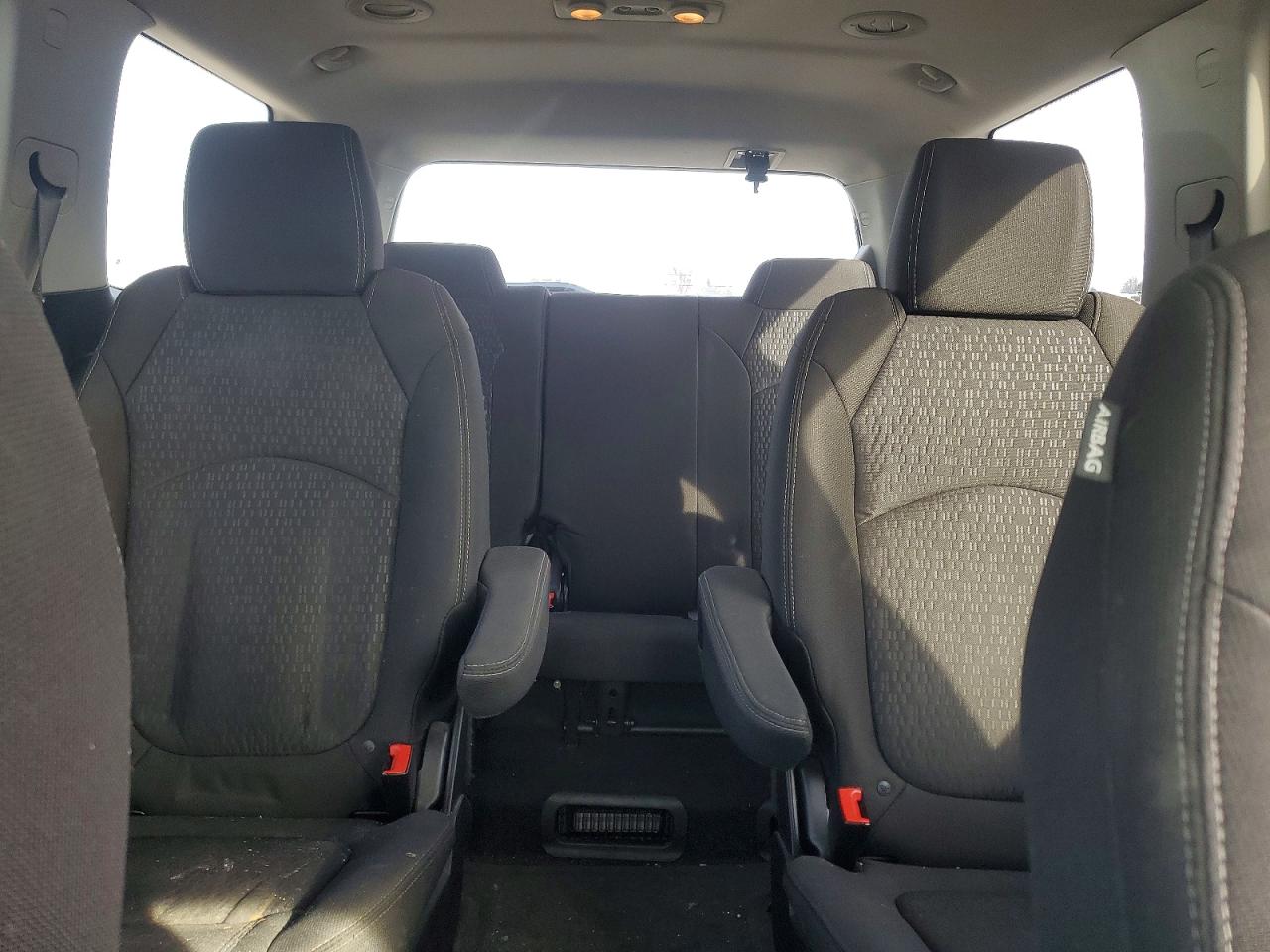 2016 GMC ACADIA SLE photo 19