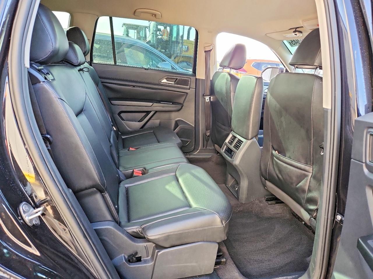 2018 VOLKSWAGEN ATLAS SE photo 31