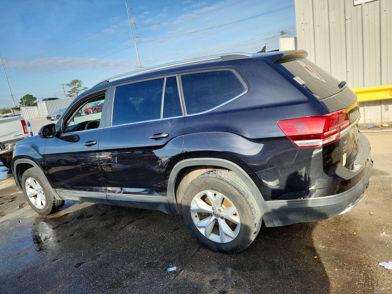 2018 VOLKSWAGEN ATLAS SE photo 4