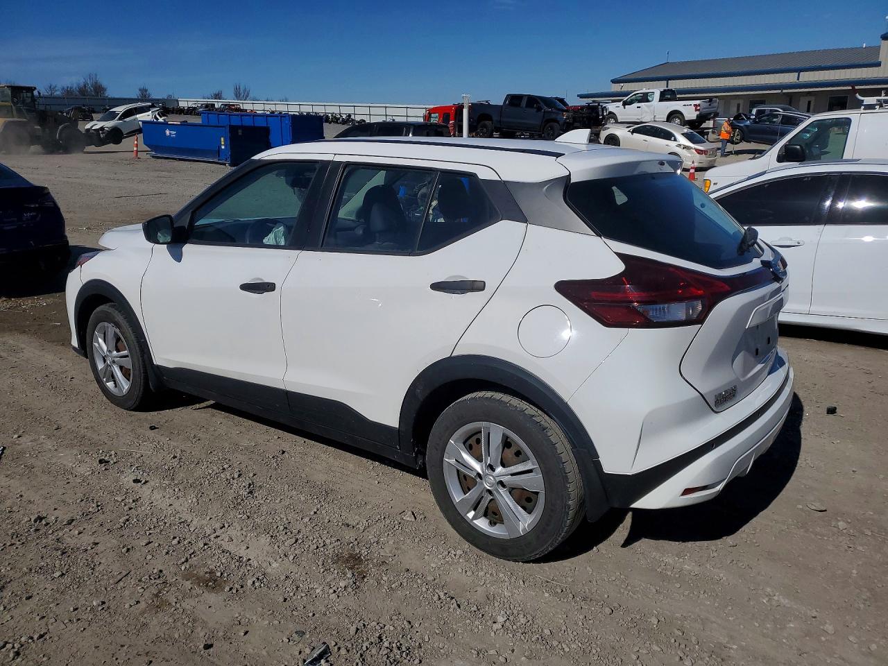 2021 NISSAN KICKS S photo 3