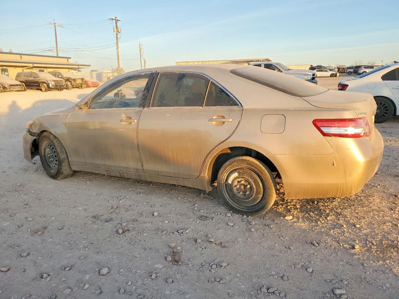 2010 TOYOTA CAMRY photo 2