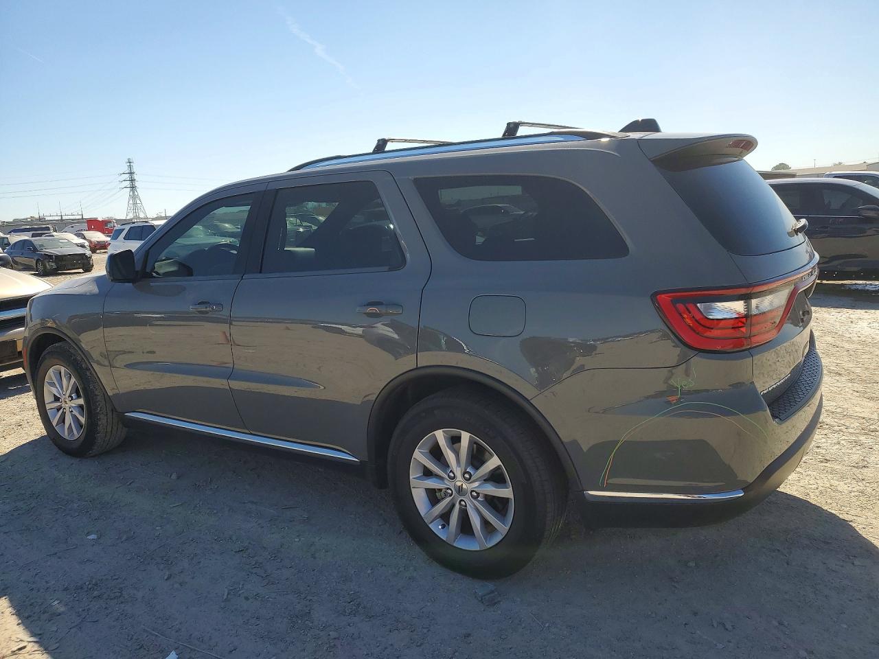 2023 DODGE DURANGO SXT photo 3