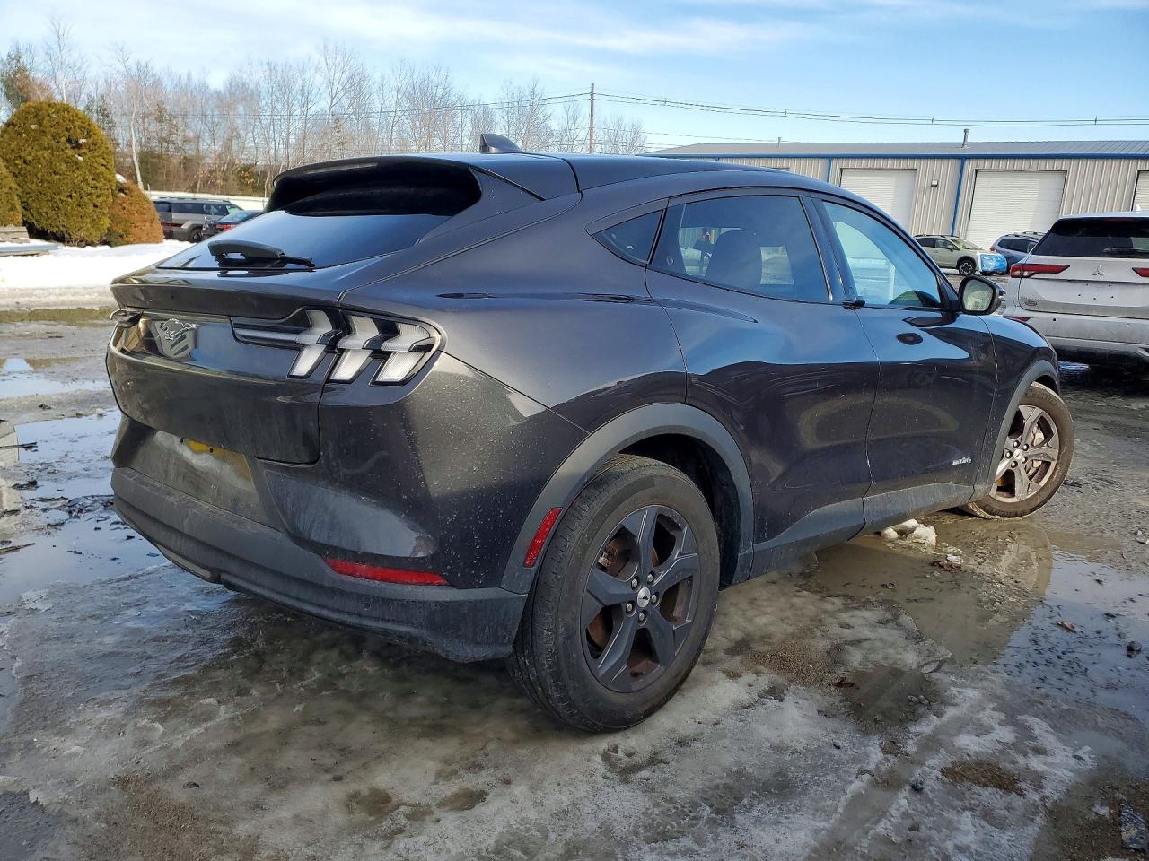 2022 FORD MUSTANG MACH-E SELECT photo 5