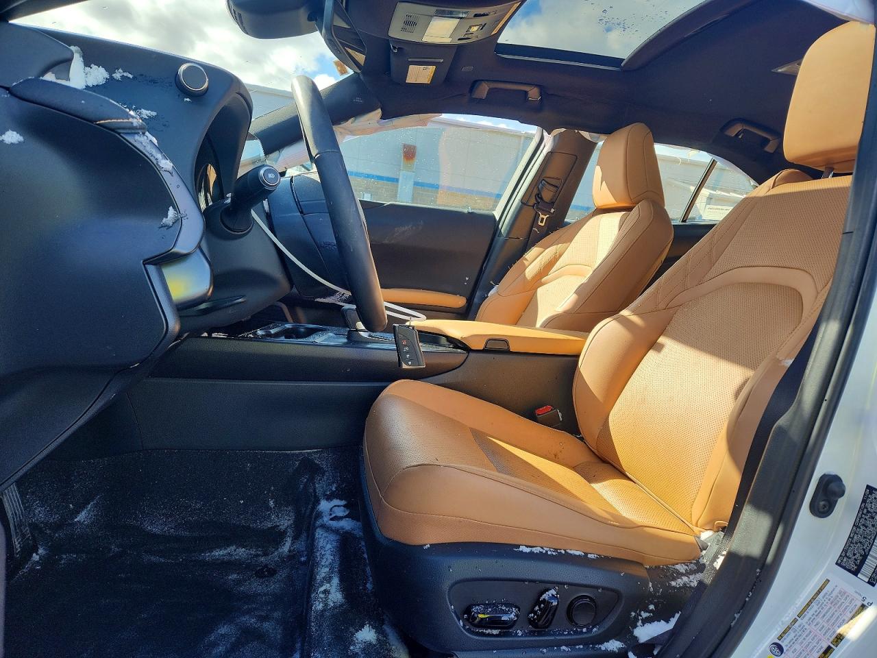 2025 LEXUS UX 300H BASE photo 13