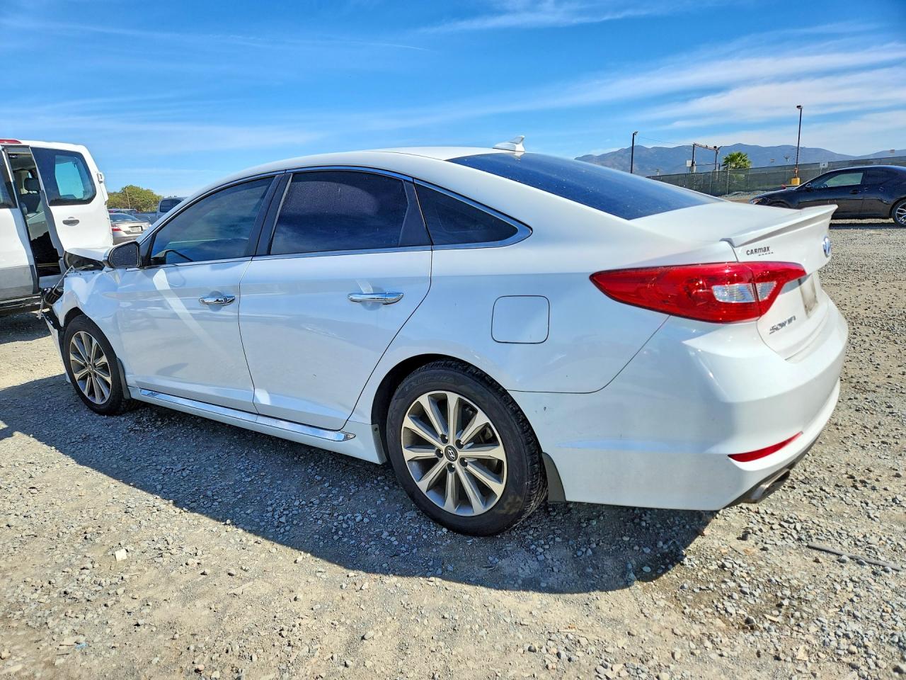 2017 HYUNDAI SONATA photo 2