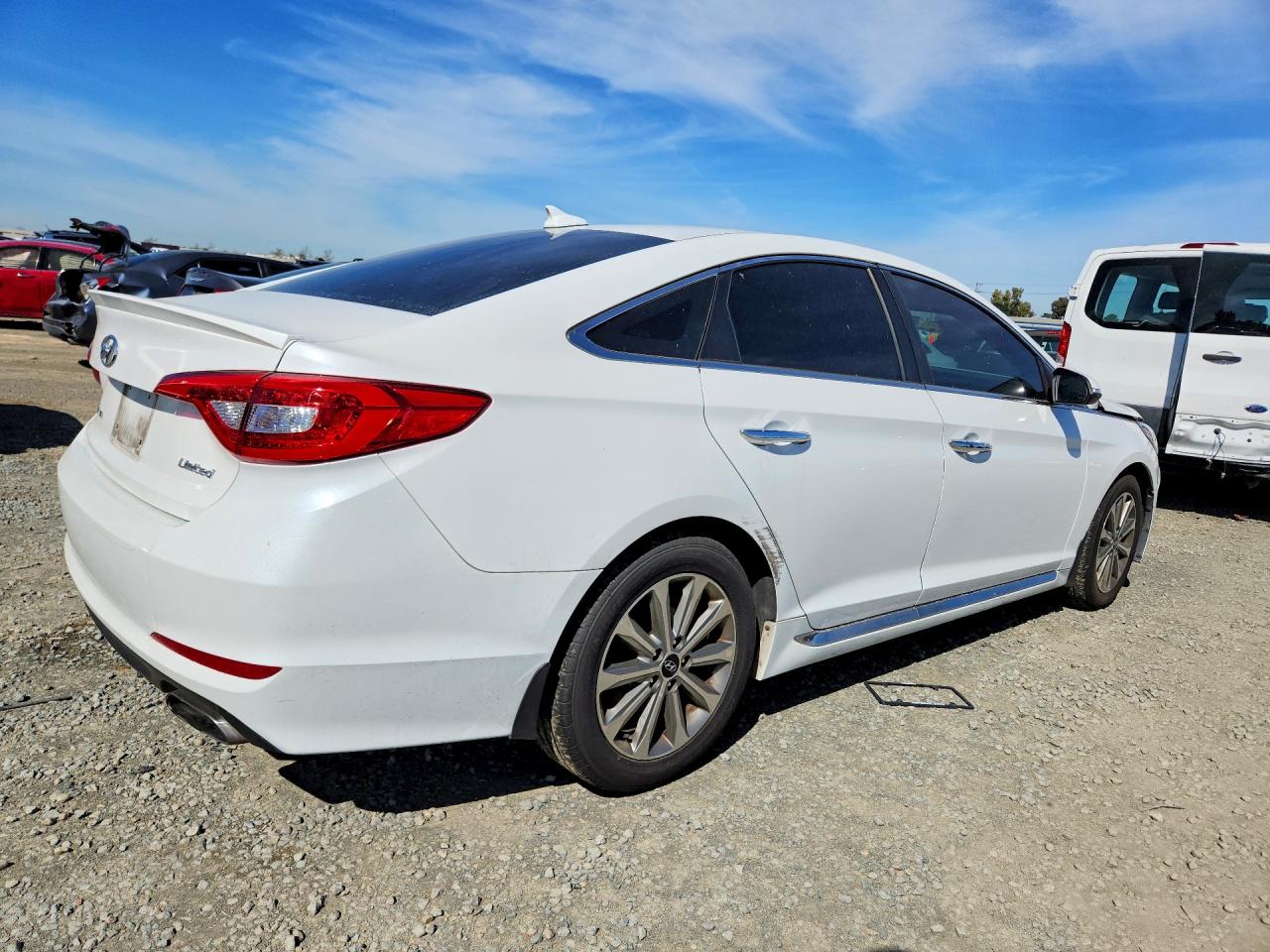 2017 HYUNDAI SONATA photo 3