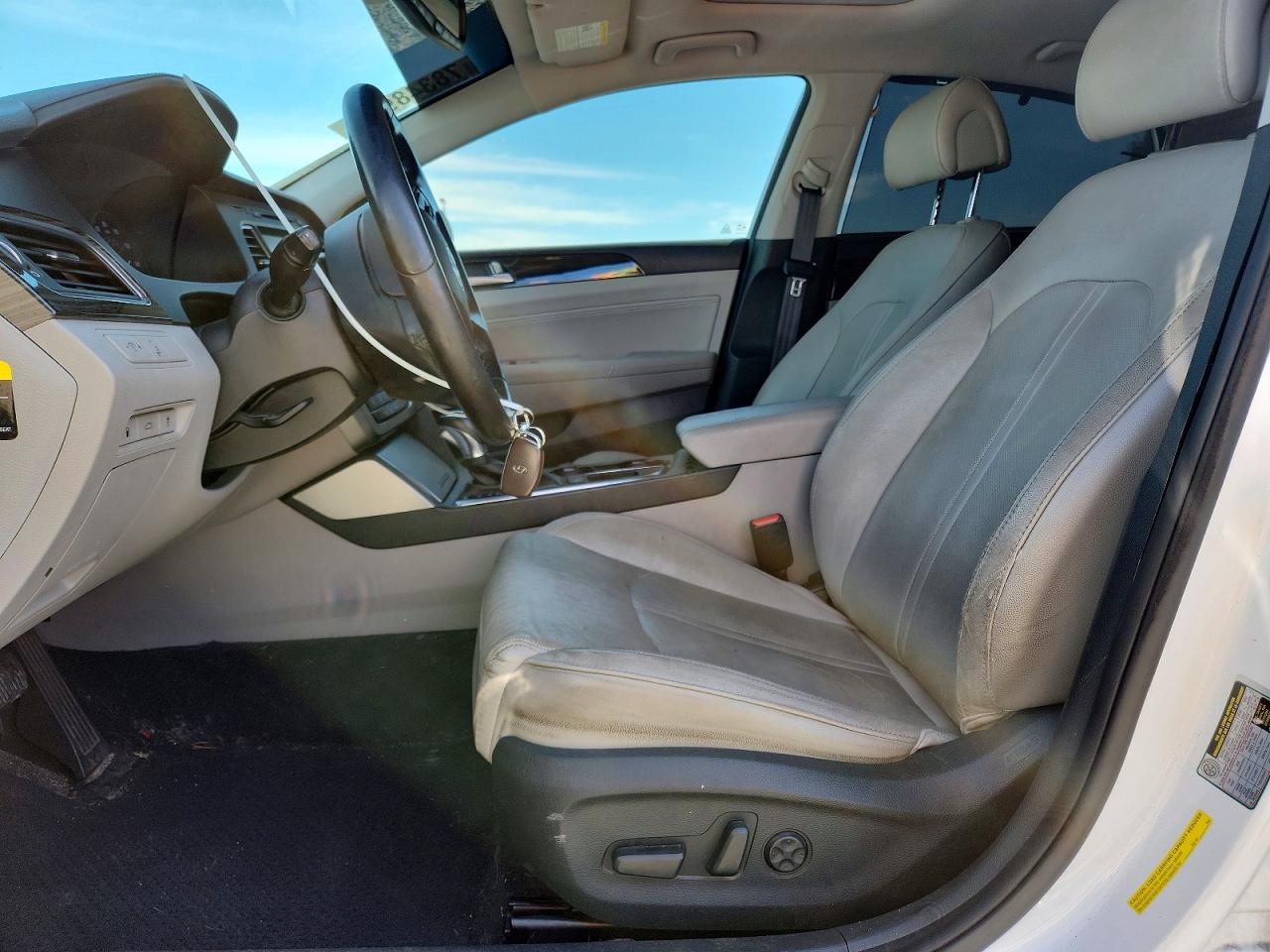 2017 HYUNDAI SONATA photo 7