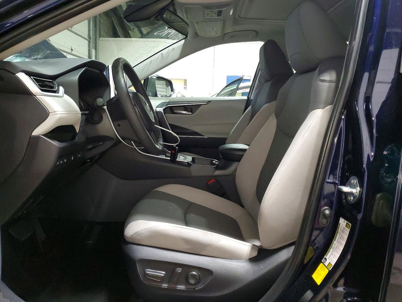 2025 TOYOTA RAV4 photo 7