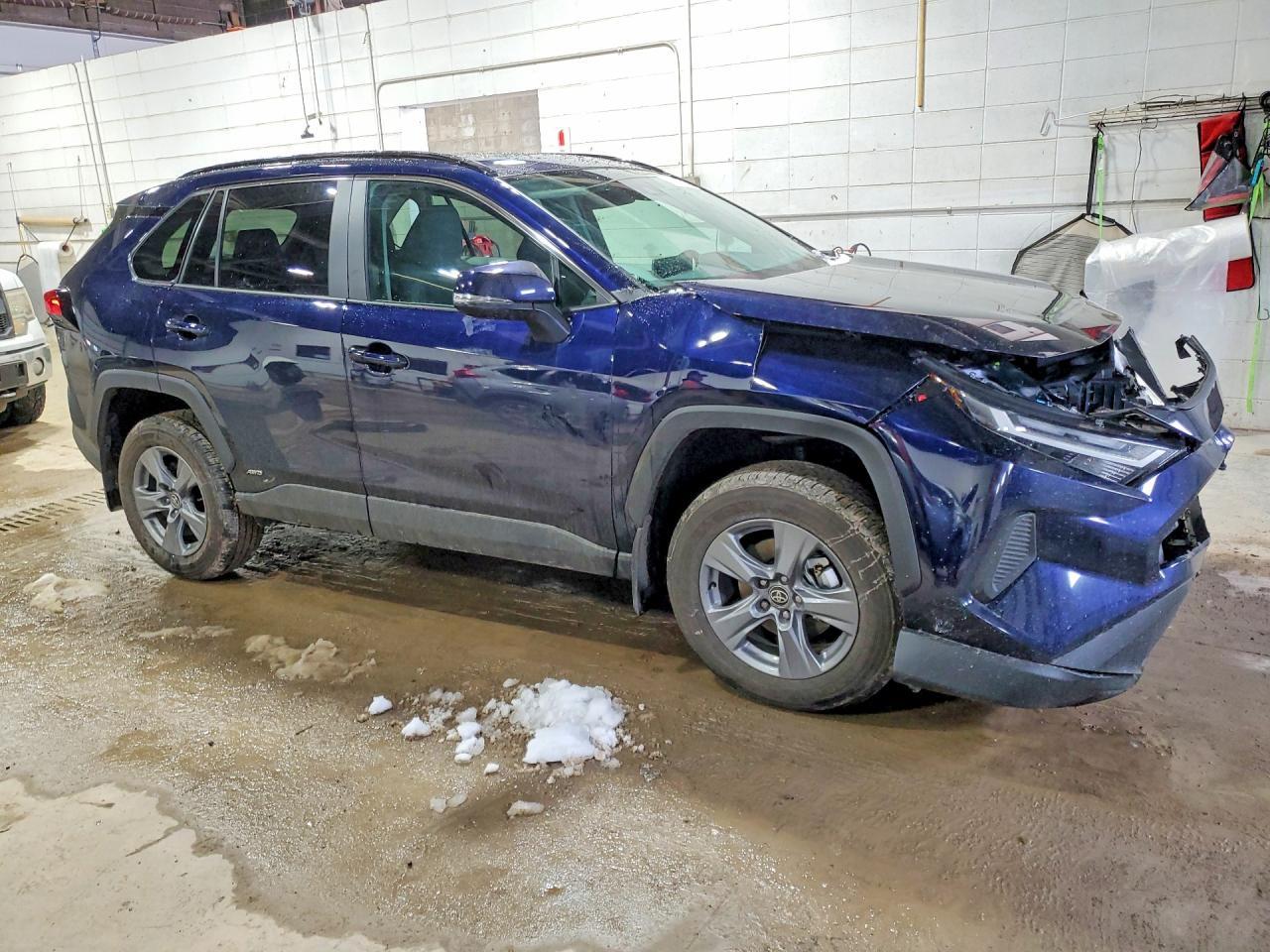 2025 TOYOTA RAV4 photo 4