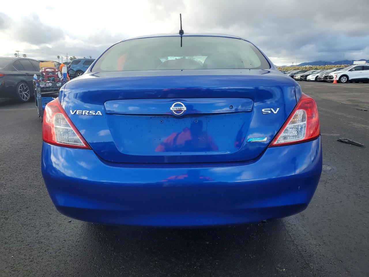 2012 NISSAN VERSA S photo 6