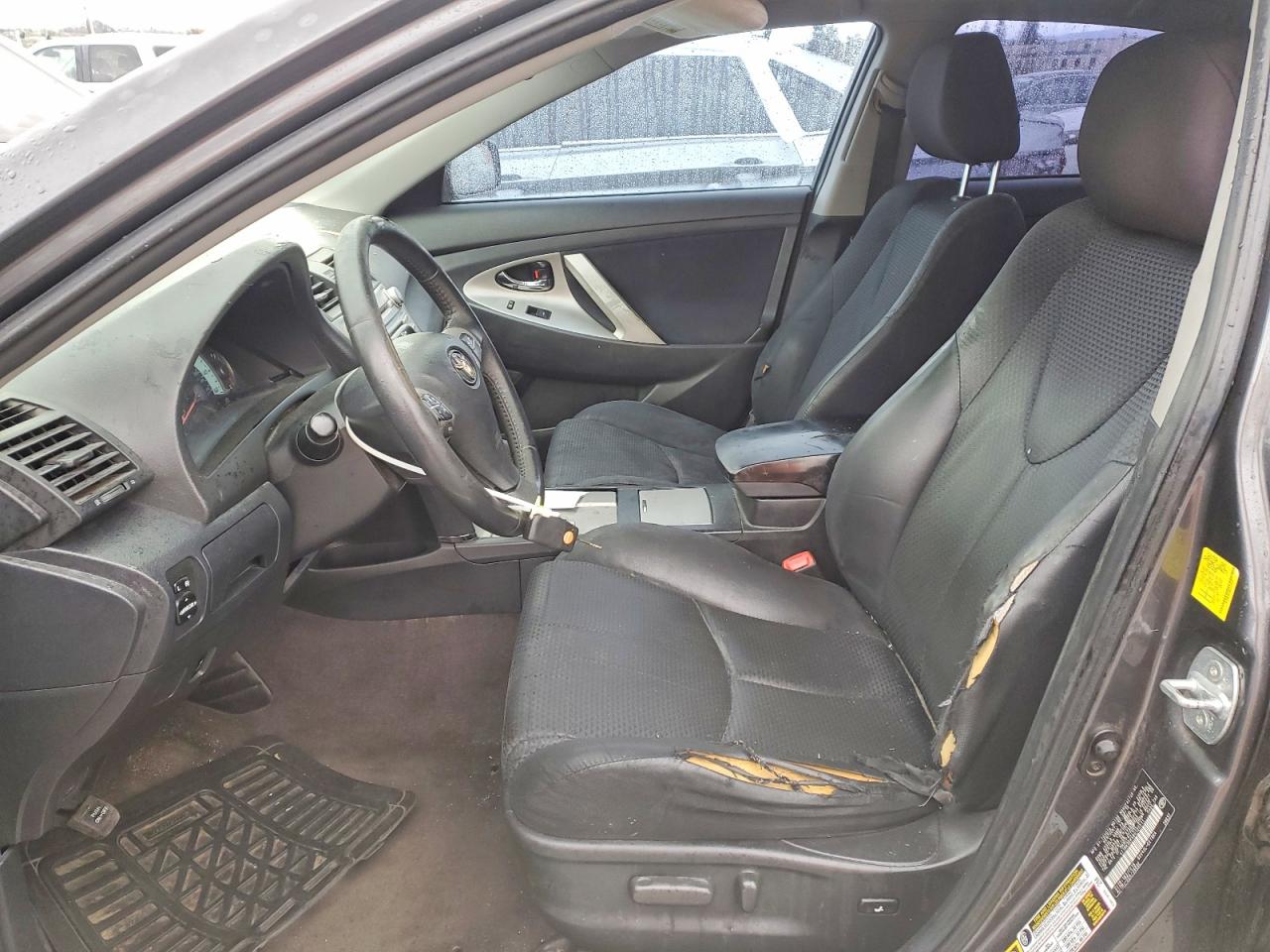 2011 TOYOTA CAMRY SE photo 7