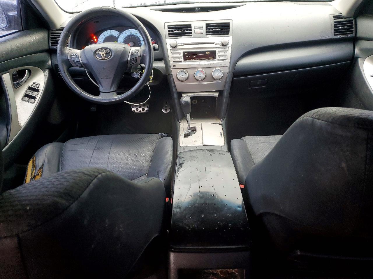2011 TOYOTA CAMRY SE photo 8