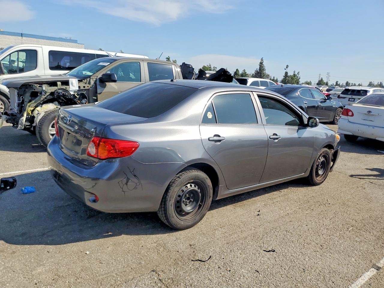 2010 TOYOTA COROLLA LE photo 5