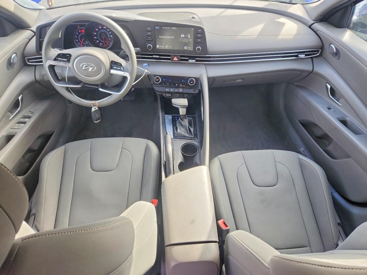 2023 HYUNDAI ELANTRA SEL photo 8