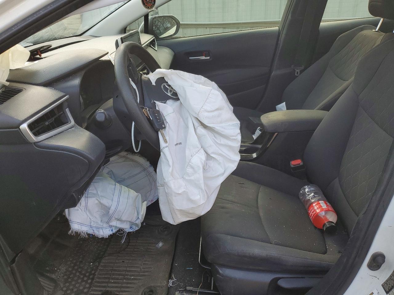 2021 TOYOTA COROLLA LE photo 13