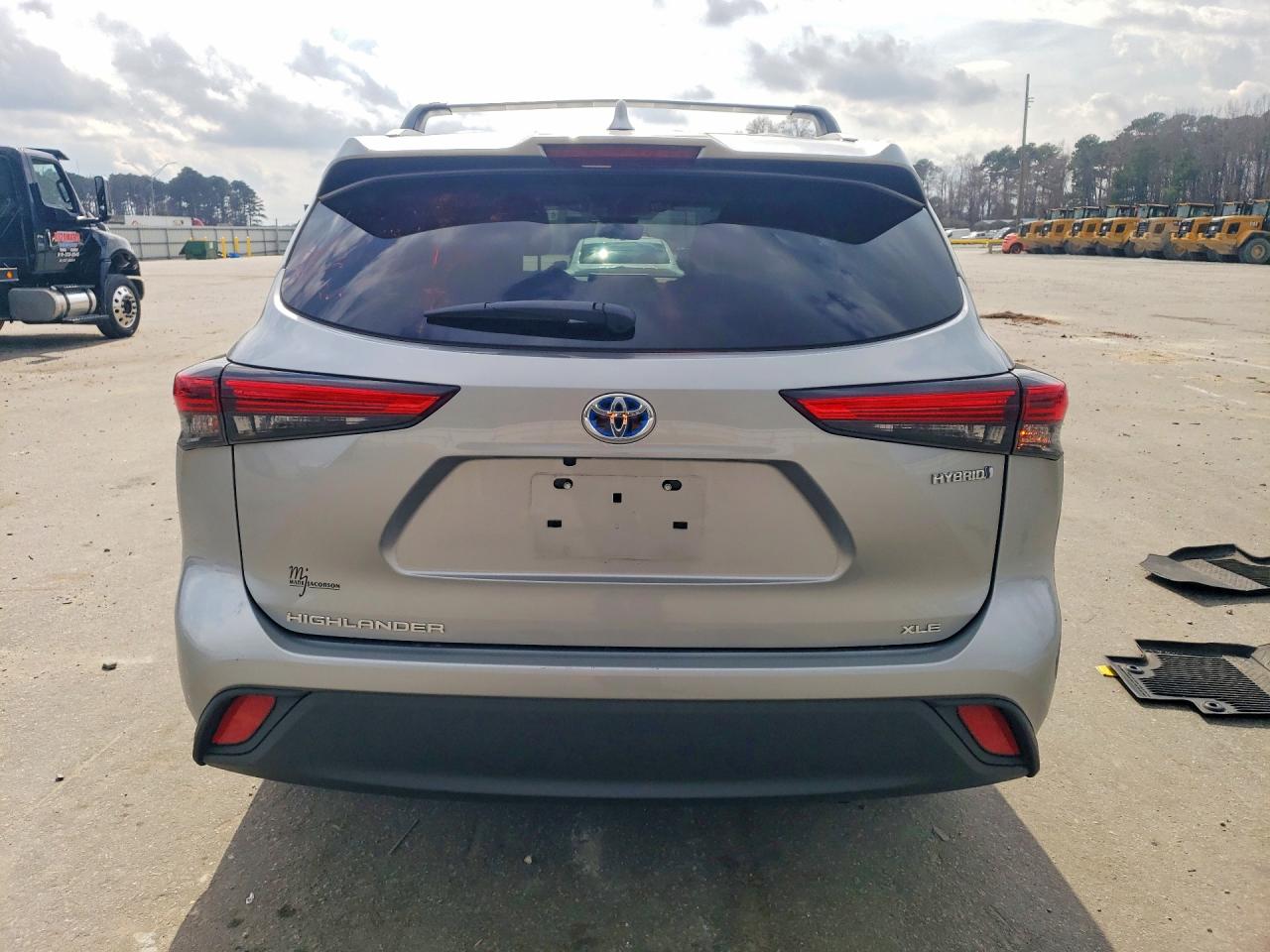 2022 TOYOTA HIGHLANDER HYBRID XLE photo 6