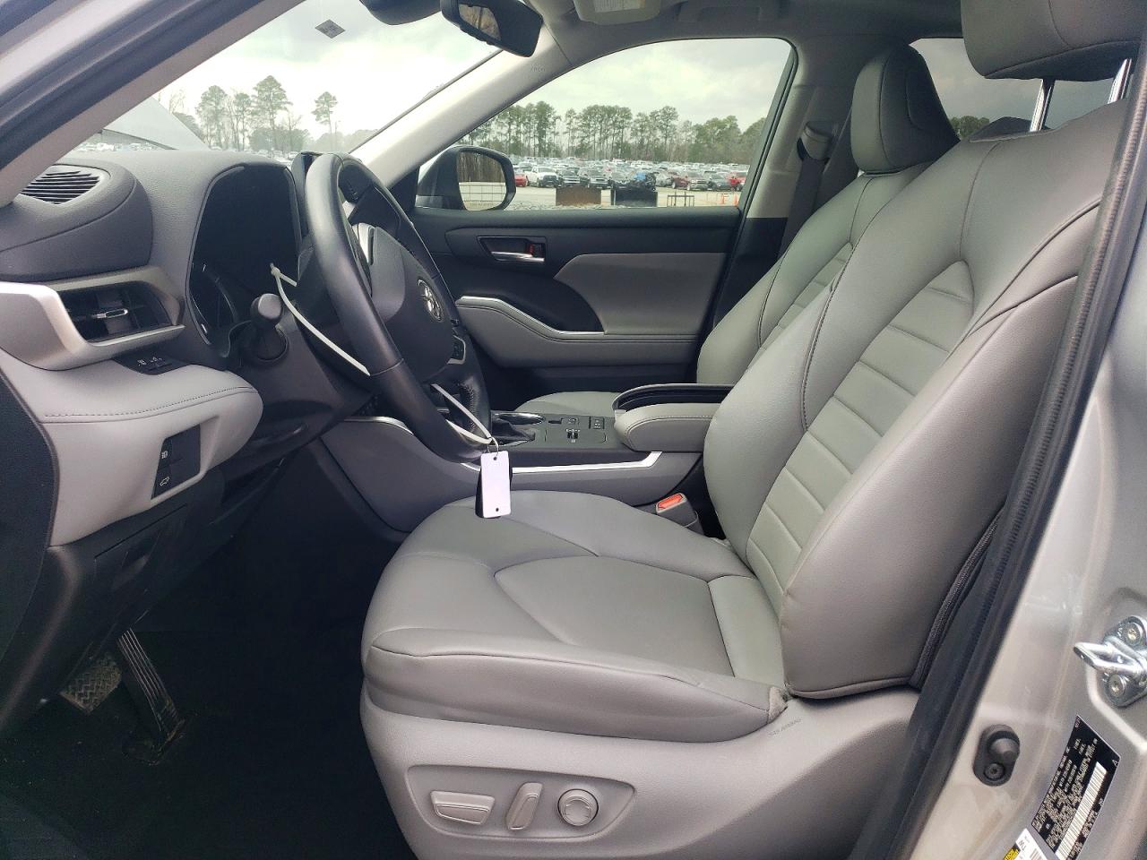 2022 TOYOTA HIGHLANDER HYBRID XLE photo 7