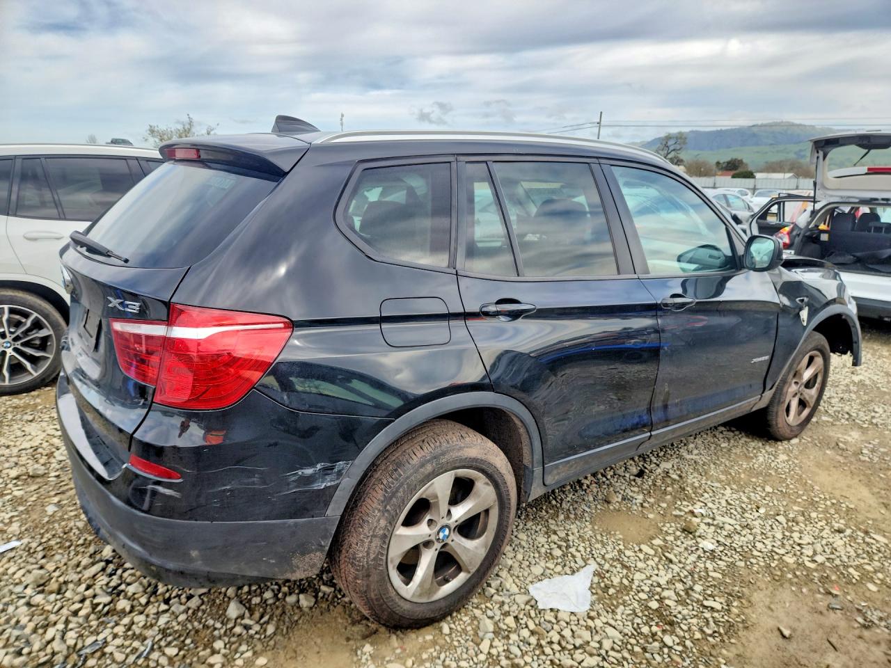 2011 BMW X3 XDRIVE28I photo 3