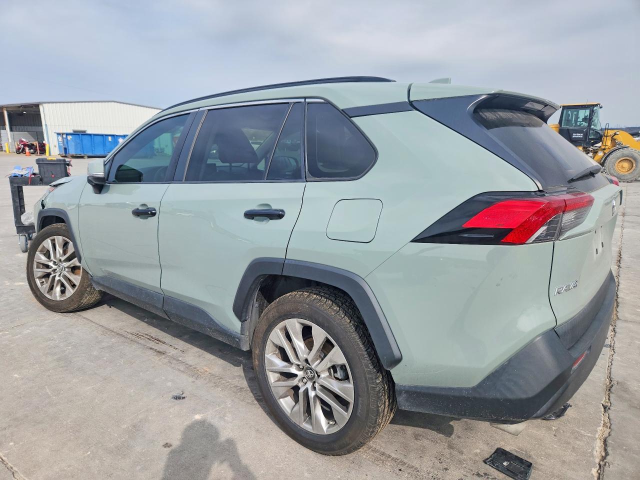 2019 TOYOTA RAV4 XLE PREMIUM photo 3
