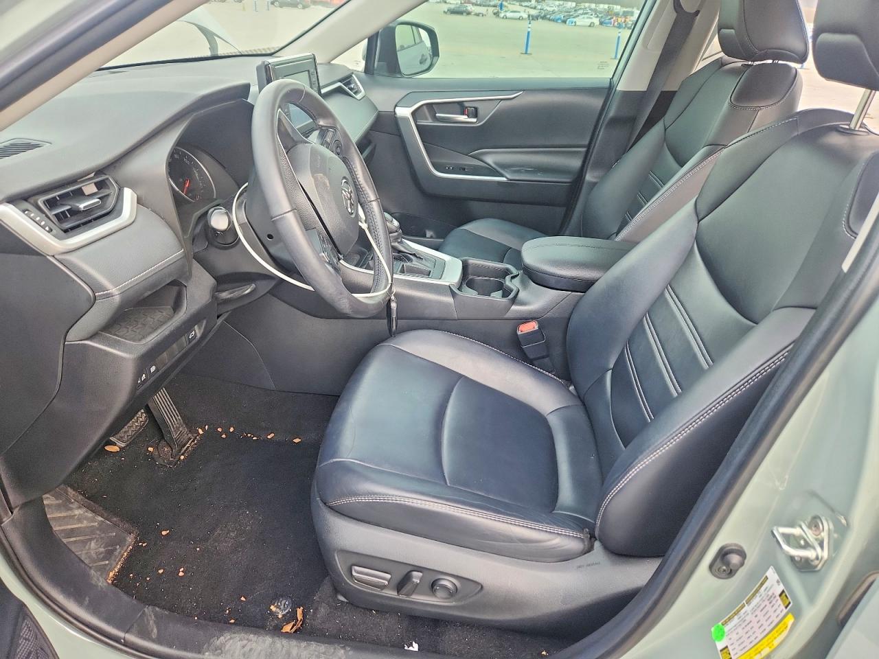2019 TOYOTA RAV4 XLE PREMIUM photo 13