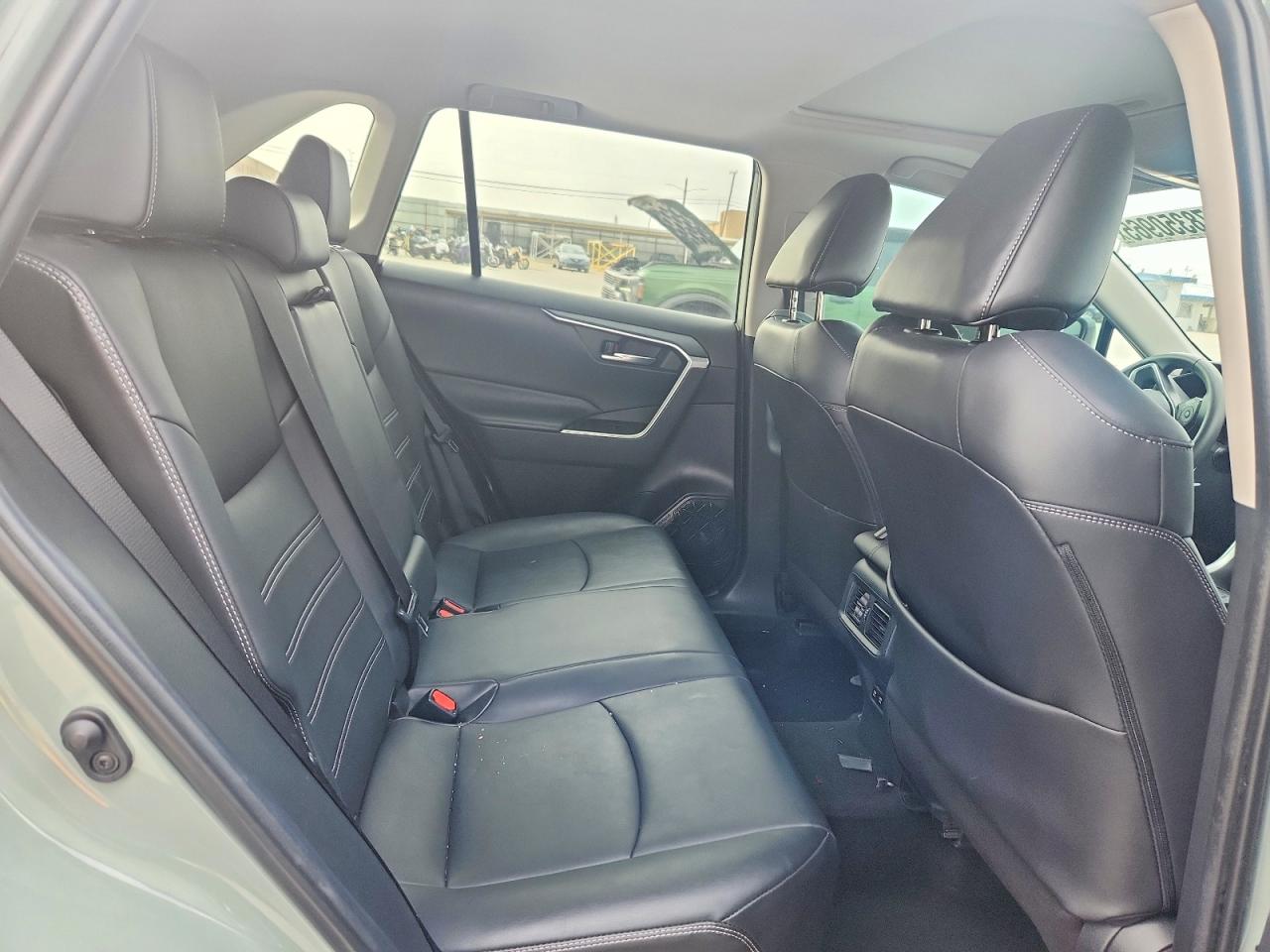 2019 TOYOTA RAV4 XLE PREMIUM photo 21
