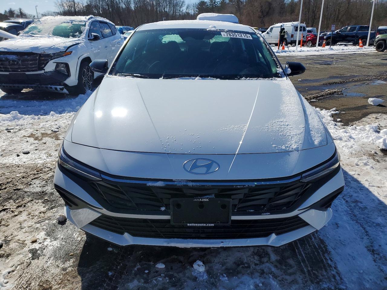 2025 HYUNDAI ELANTRA SEL SPORT photo 9