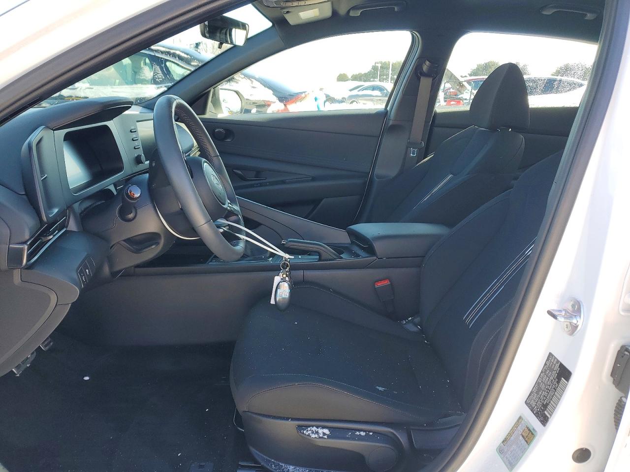 2025 HYUNDAI ELANTRA SEL SPORT photo 13