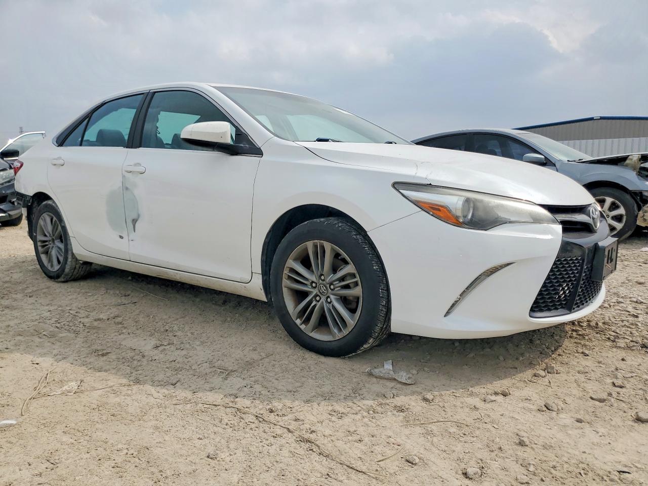 2017 TOYOTA CAMRY photo 7