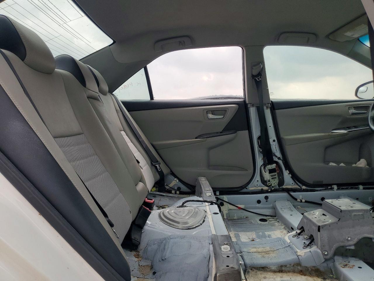2017 TOYOTA CAMRY photo 19