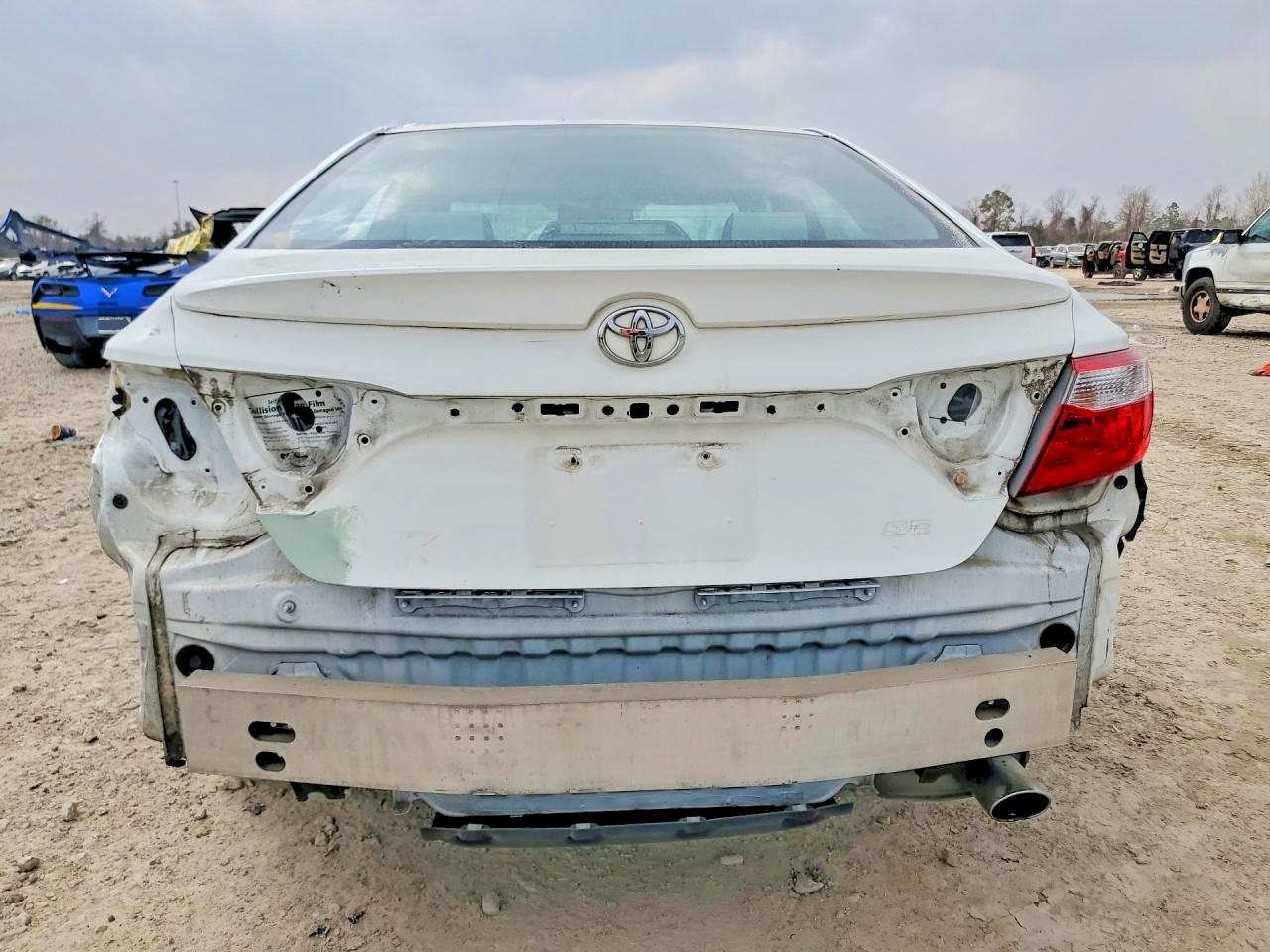2017 TOYOTA CAMRY photo 11