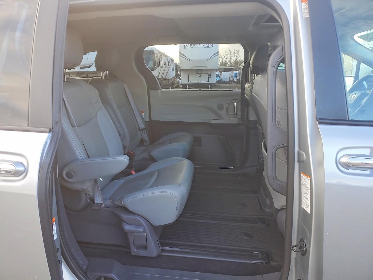 2021 TOYOTA SIENNA LIMITED photo 11