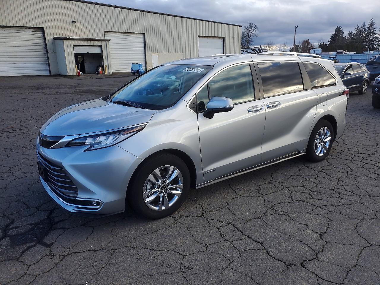 2021 TOYOTA SIENNA
